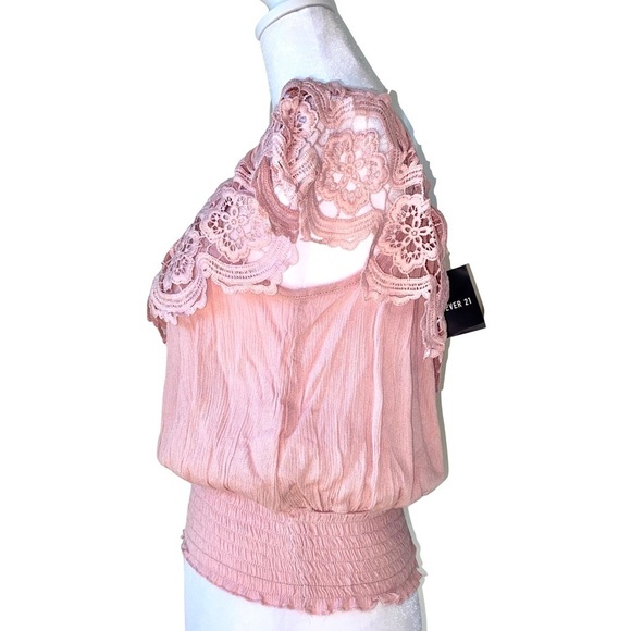 NWT — FOREVER 21 Off-the-shoulder Crocheted Pink Top Size Large - Picture 2 of 7